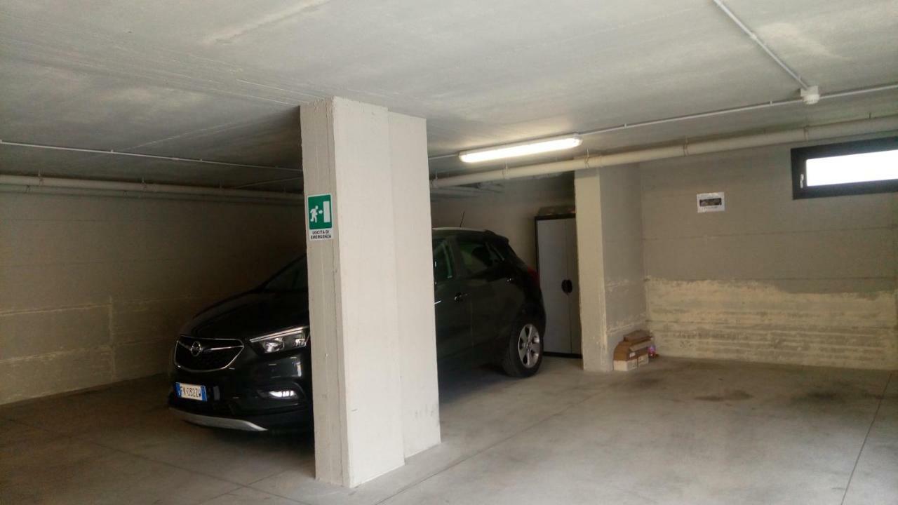 Appartamento Comodo Pisa Exterior foto